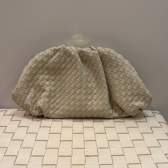 Sondra Roberts Beige Woven Clutch - Picture 1 of 9